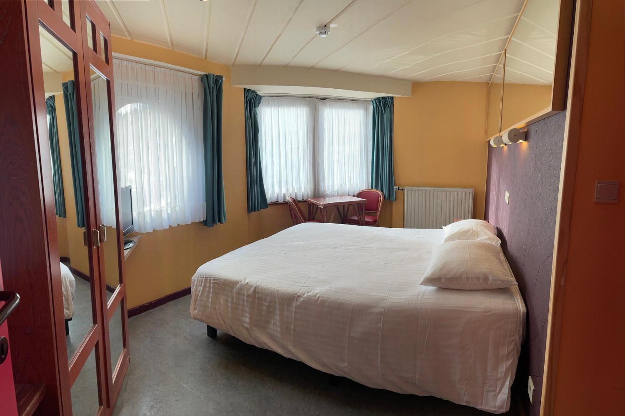 Hotel Les Arcades - La-Roche-En-Ardenne מראה חיצוני תמונה