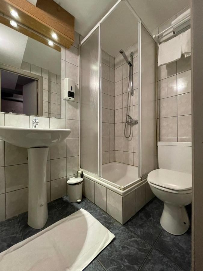 Hotel Les Arcades - La-Roche-En-Ardenne מראה חיצוני תמונה