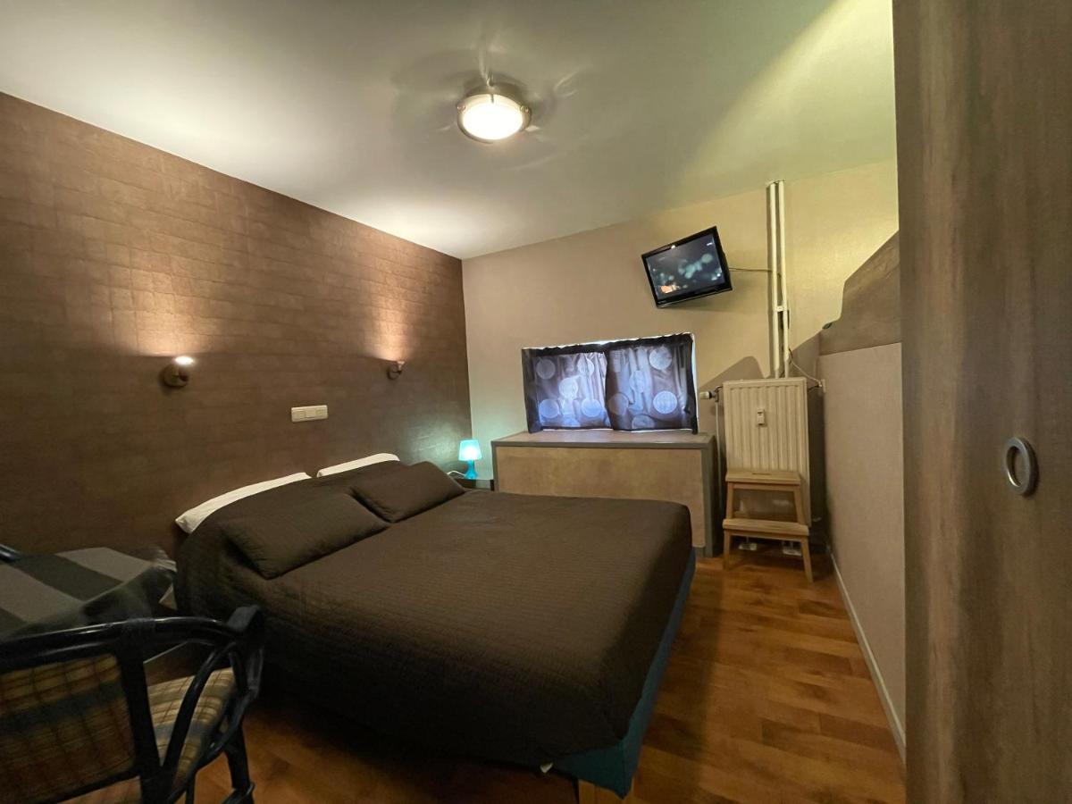 Hotel Les Arcades - La-Roche-En-Ardenne מראה חיצוני תמונה